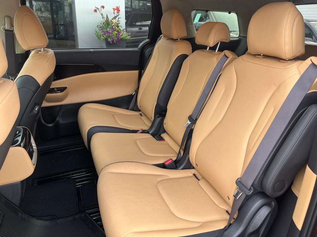 2024 Kia Carnival EX