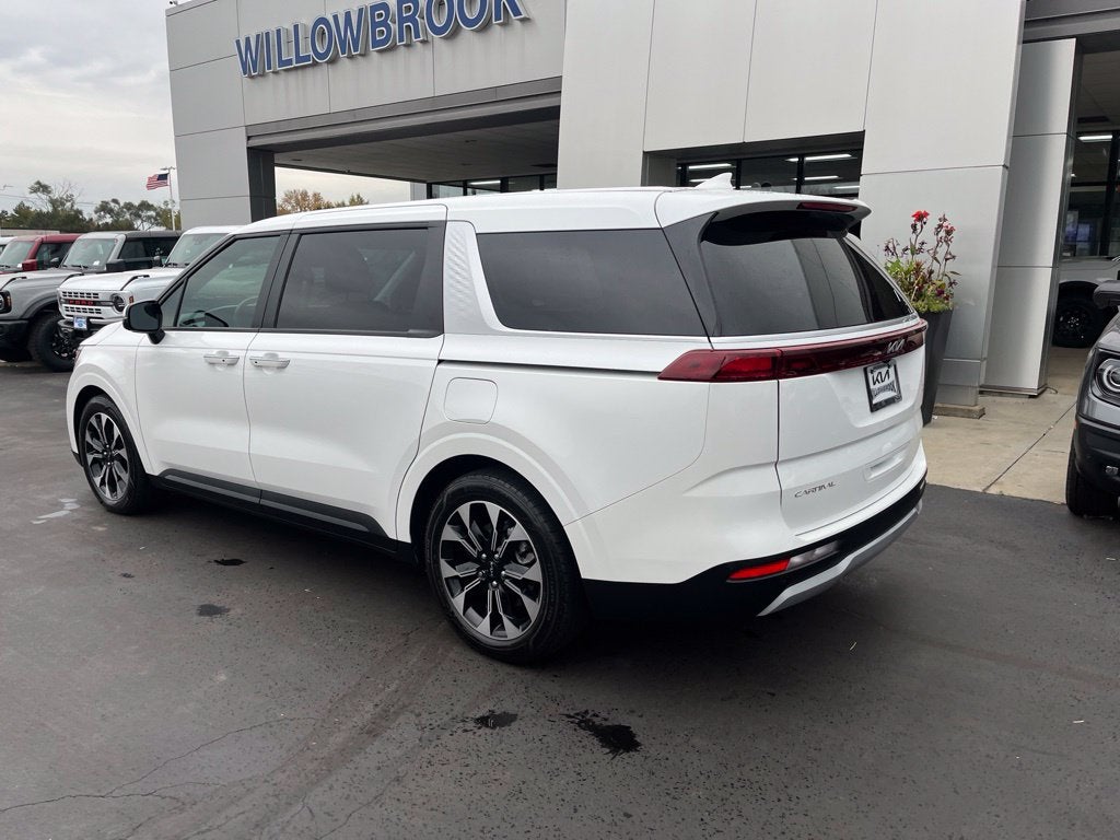 2023 Kia Carnival EX