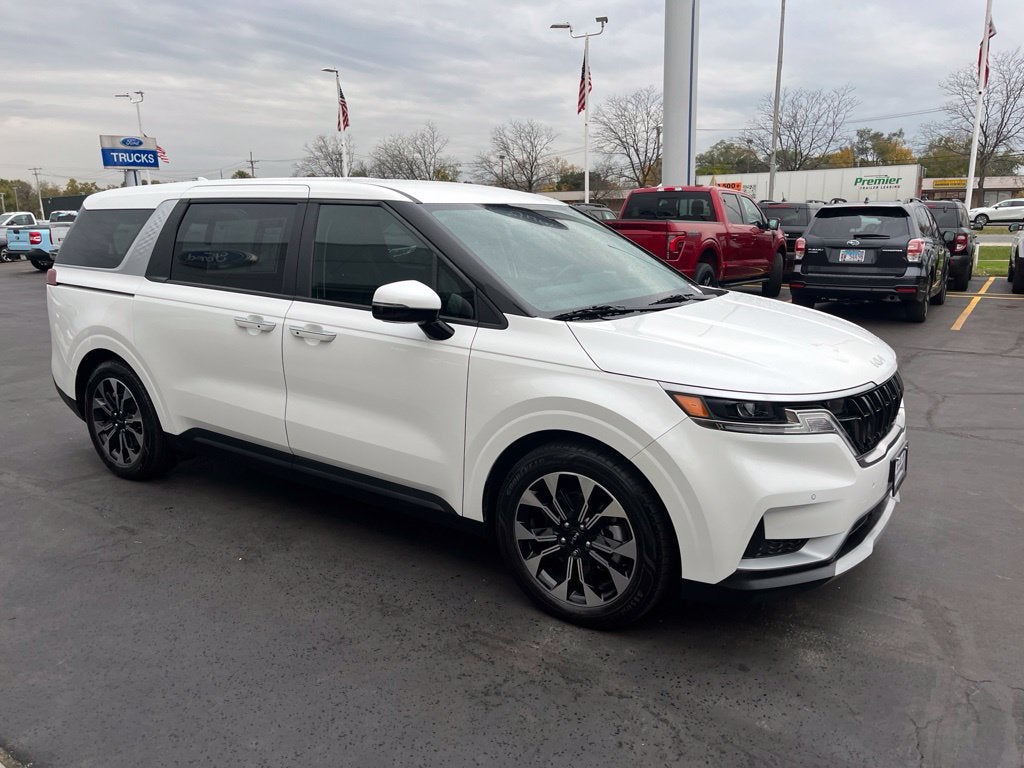 2023 Kia Carnival EX