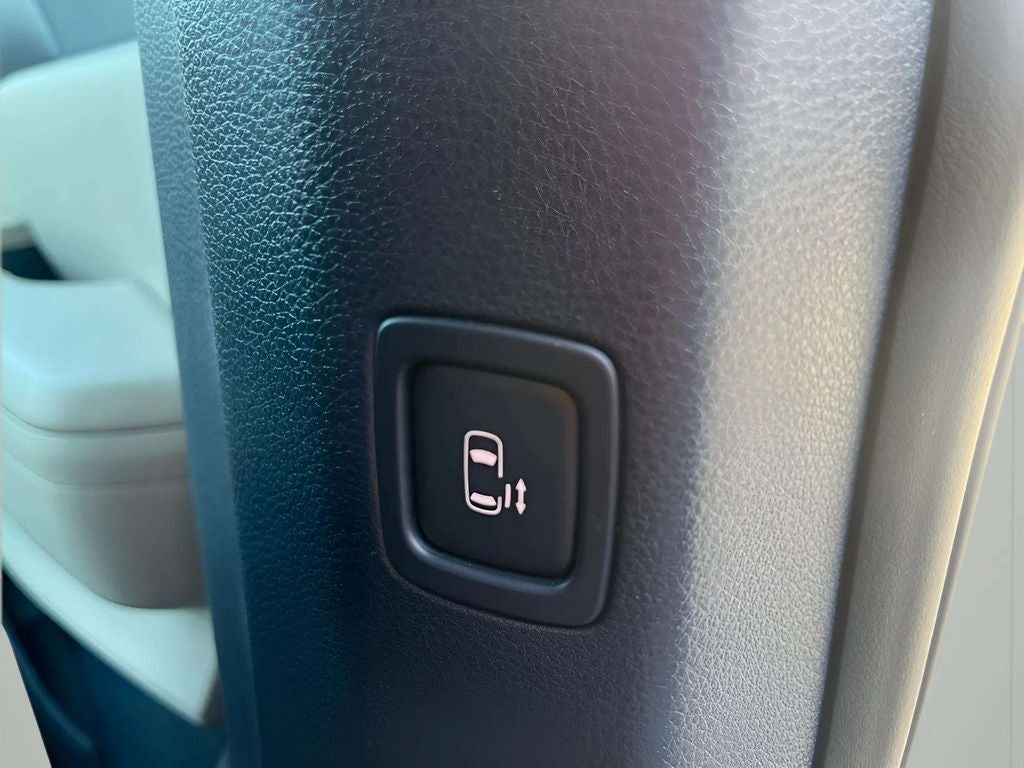 2025 Kia Carnival EX