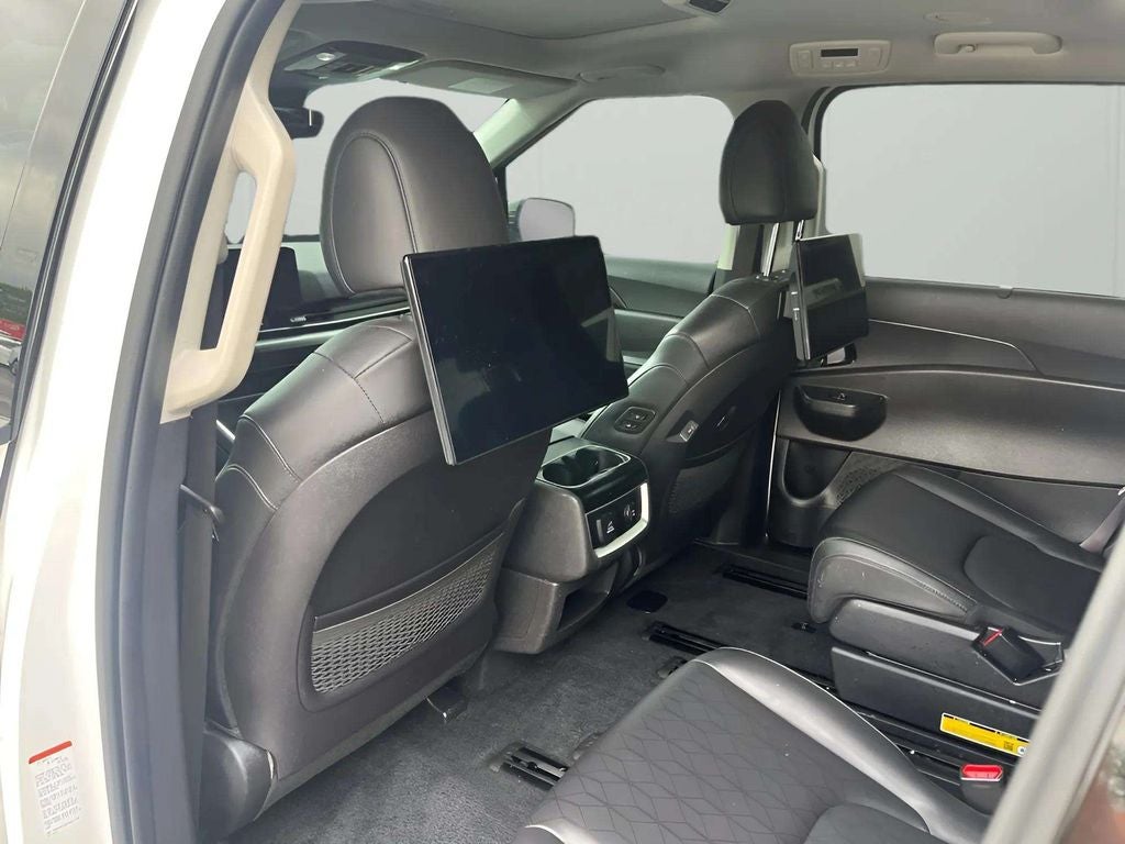 2025 Kia Carnival SX
