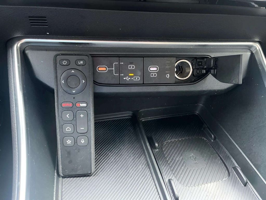 2025 Kia Carnival SX