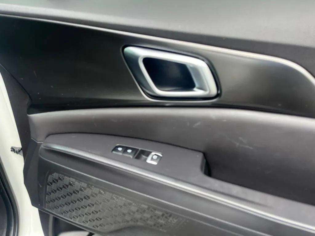2025 Kia Carnival SX
