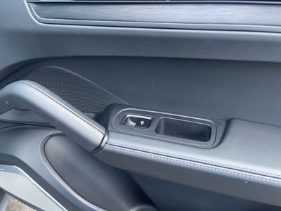 2025 Porsche Cayenne GTS