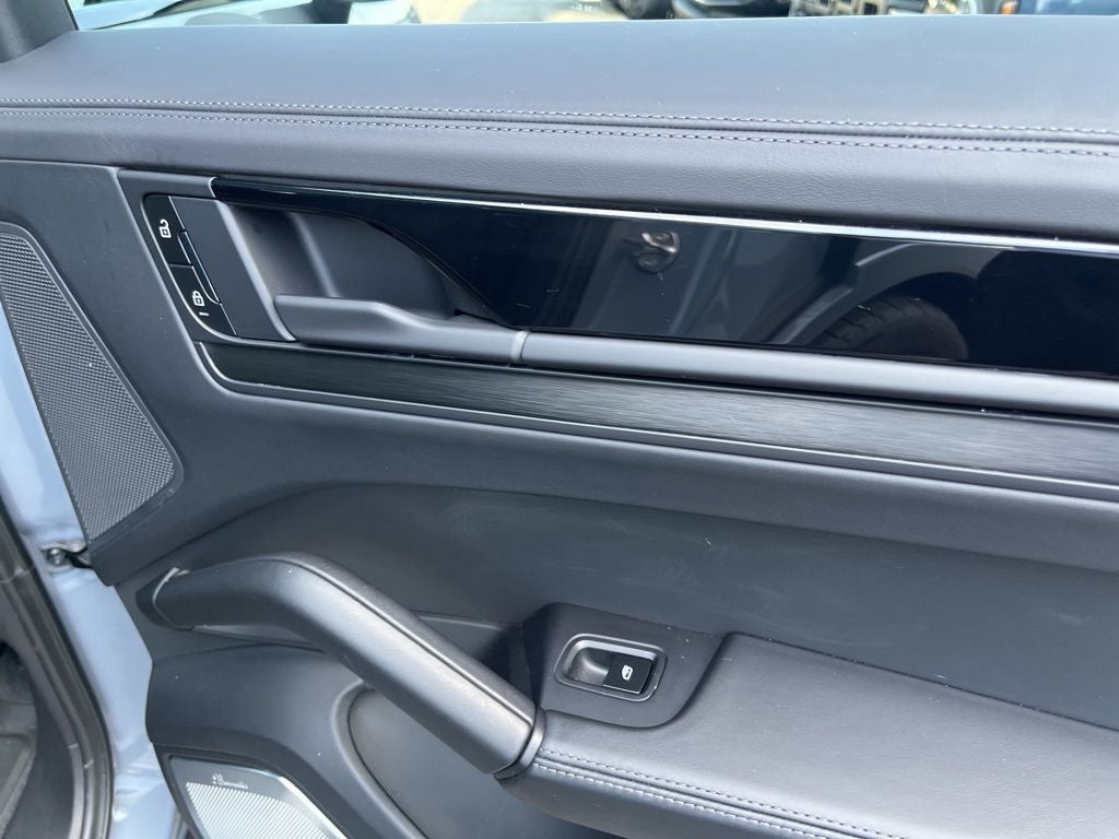 2025 Porsche Cayenne GTS