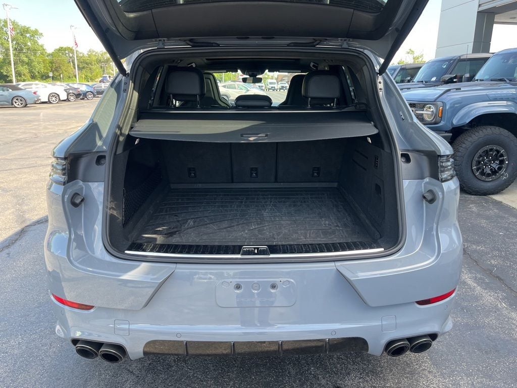 2025 Porsche Cayenne GTS