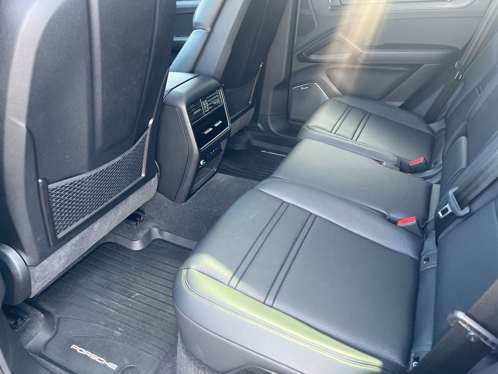 2025 Porsche Cayenne GTS