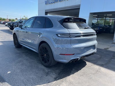 2025 Porsche Cayenne GTS