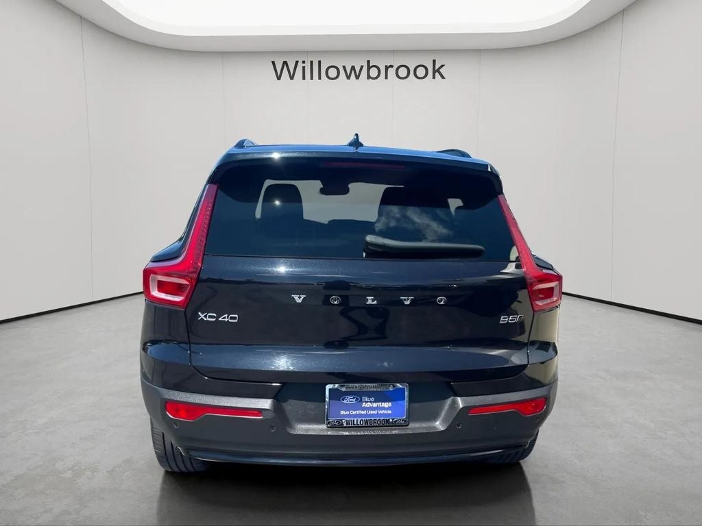2024 Volvo XC40 B5 Core
