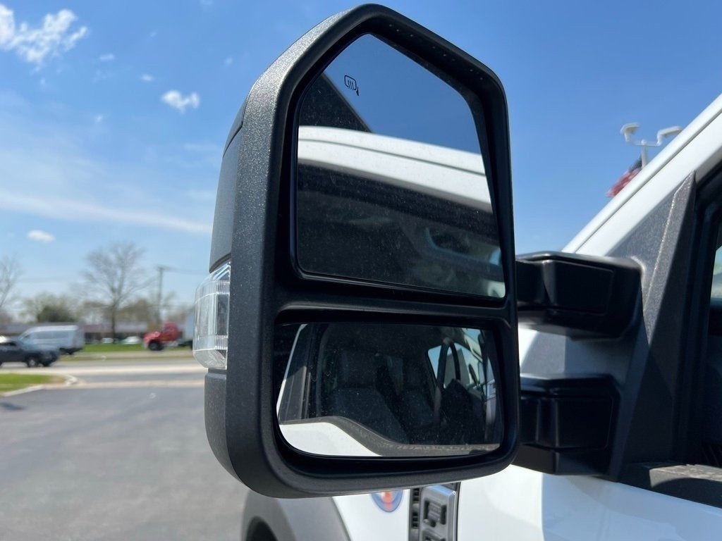 2025 Ford F-600SD XL 12' Reading Landscaper Body