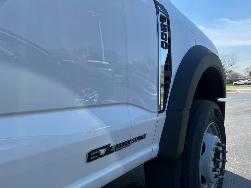 2025 Ford F-600SD XL 12' Reading Landscaper Body