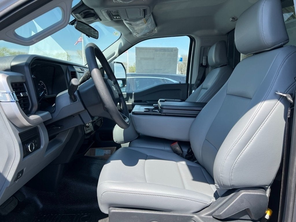 2025 Ford F-600SD XL 12' Reading Landscaper Body