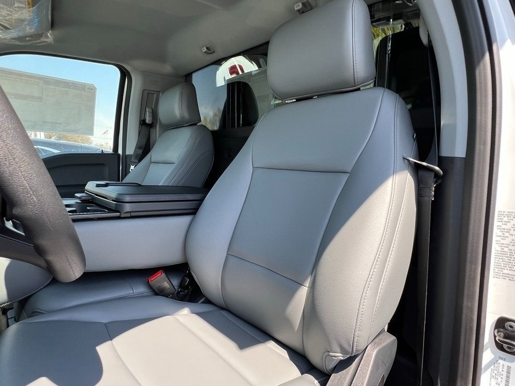 2025 Ford F-600SD XL 12' Reading Landscaper Body