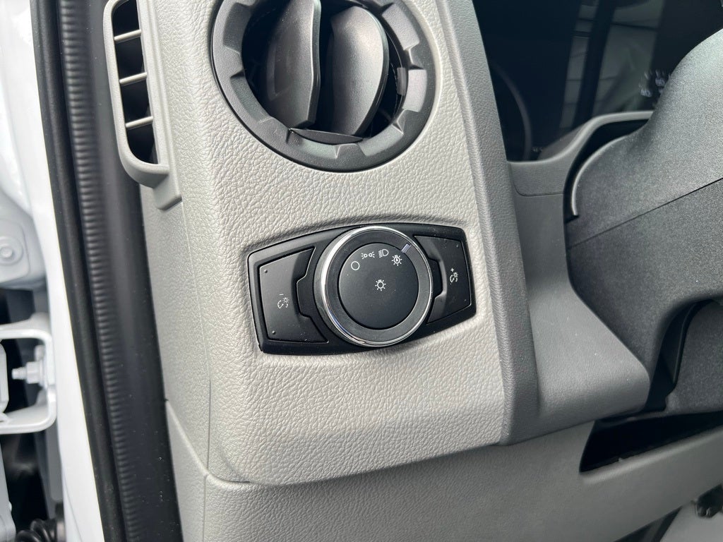 2026 Ford E-450SD Base 16' Bay Bridge Box Truck