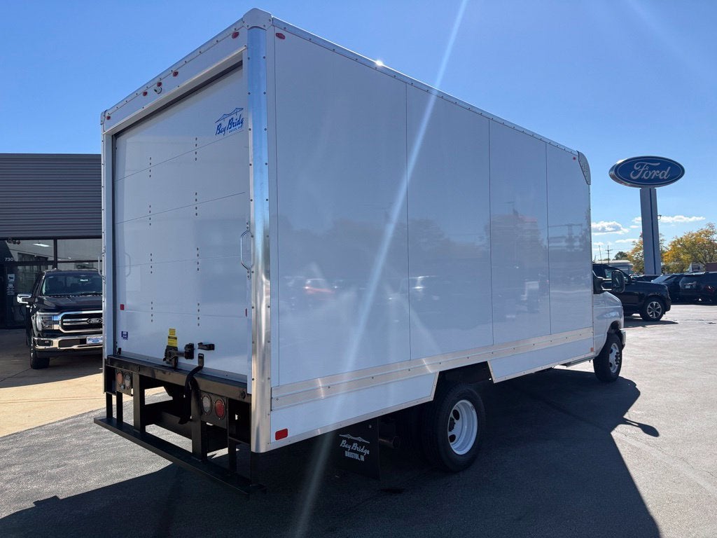 2027 Ford E-450SD Base Box Truck