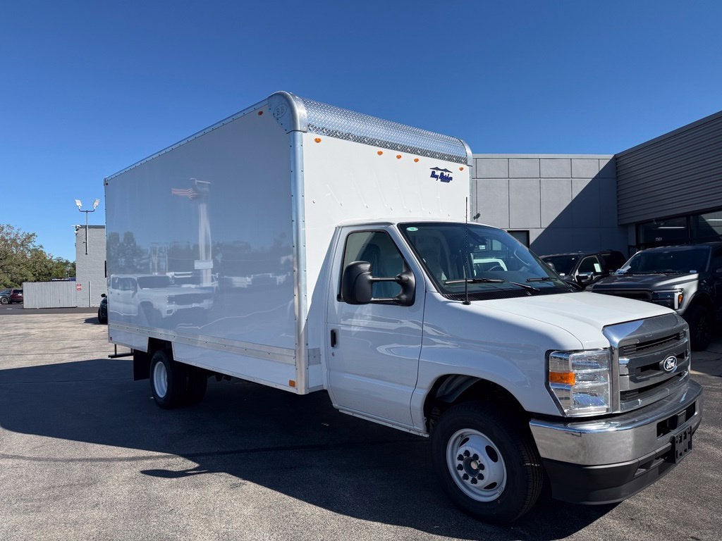2027 Ford E-450SD Base Box Truck