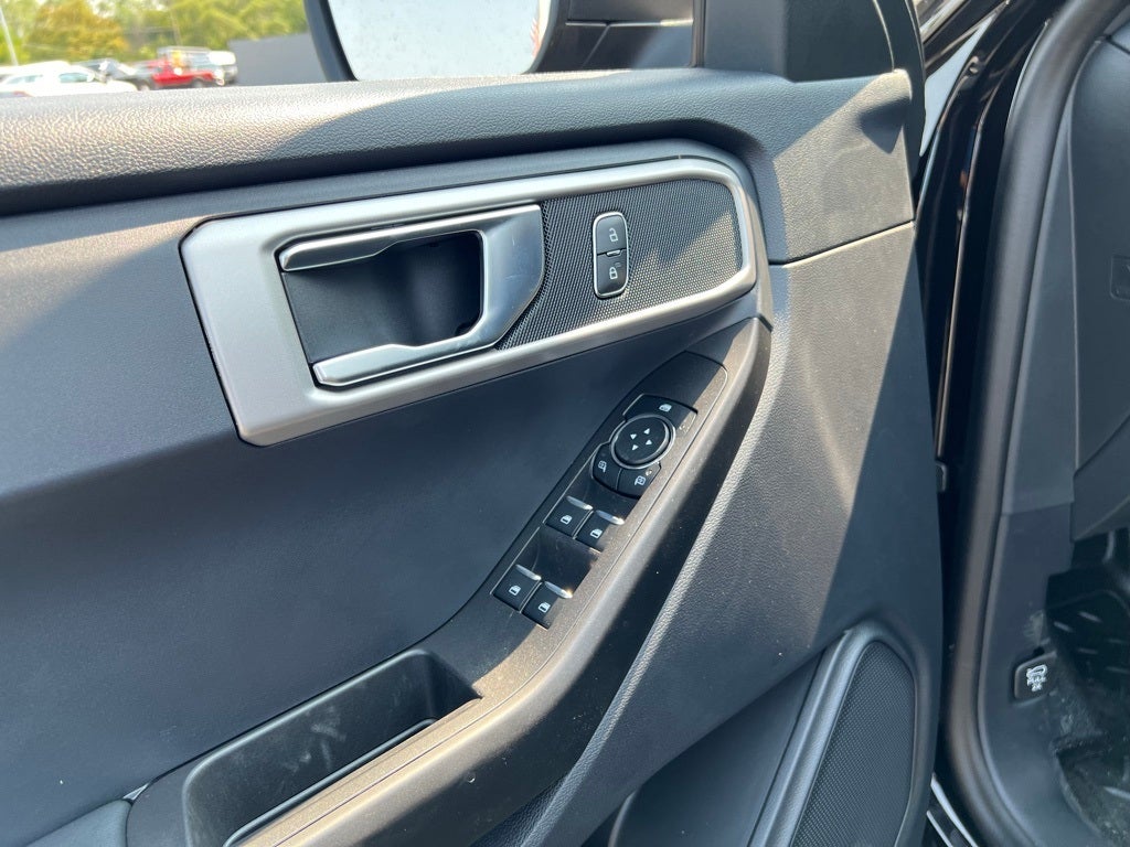 2025 Ford Utility Police Interceptor Base