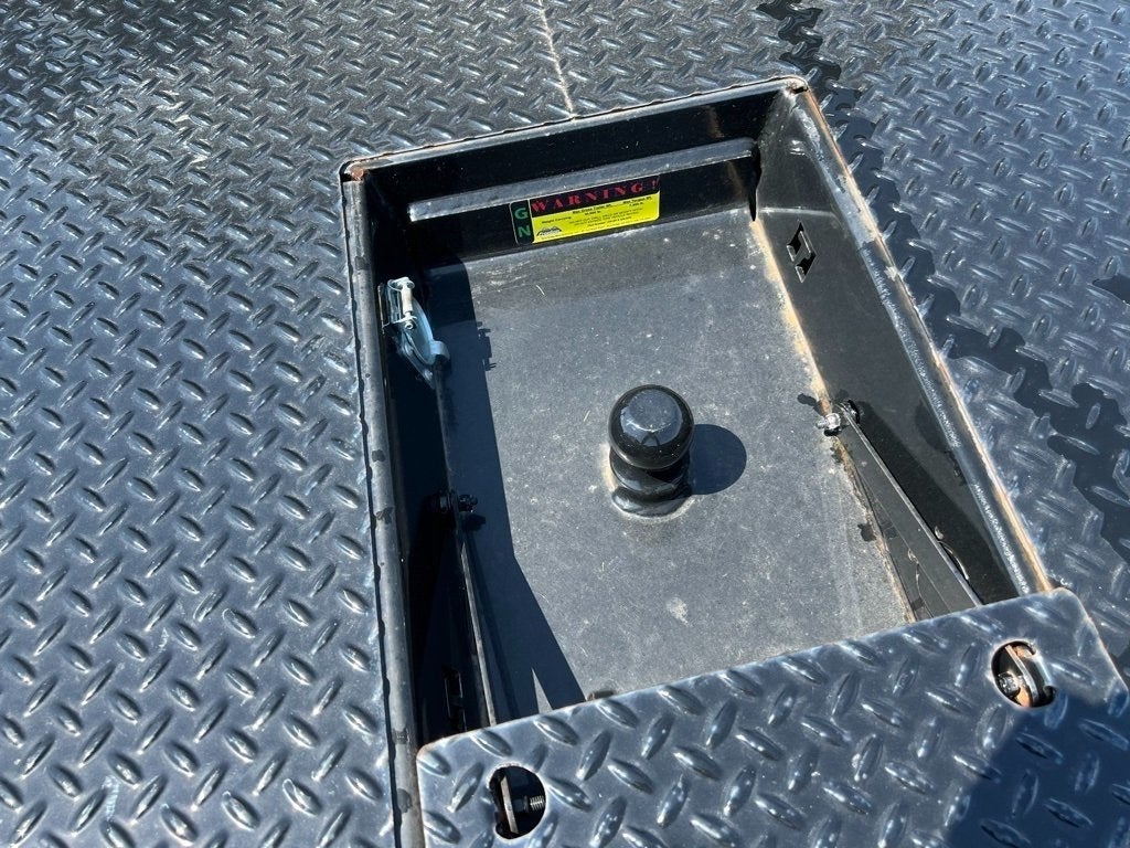 2024 Ford F-350SD XL SRW 8.5' Montana Platform/Hauler Body